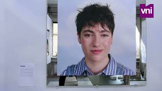 Au travers d’une série de portraits de Charlotte Abramow, la Fédération Hospitalière de France (FHF) veut faire changer le regard porté sur la maladie mentale et la psychiatrie. Rencontre avec l’artiste et les partenaires de l’expo « La Tête Haute ».