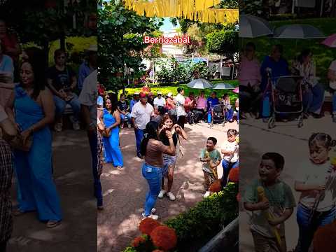 Domingos en #berriozábal #danza #dance #vivamexico #baile #florida #usa #latindance #mexico #marimba