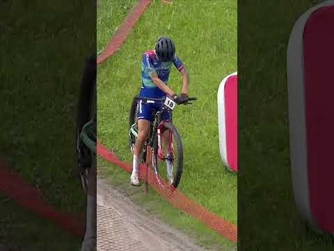 Drama on the first lap 🤯