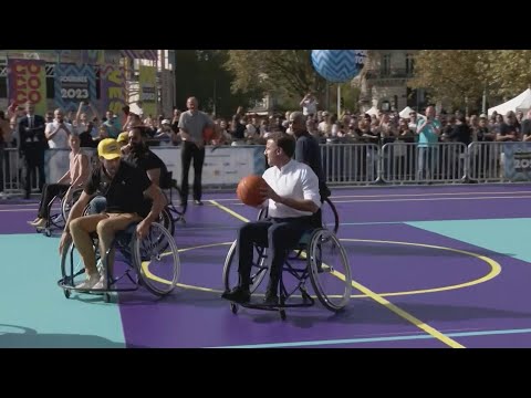 JO 2024: Macron participe à la Journée paralympique à Paris | AFP Images
