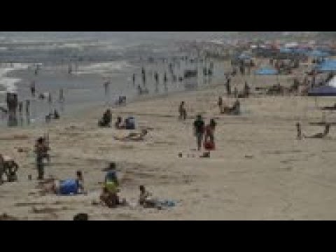 Beachgoers pack Texas seafront as lockdown eased