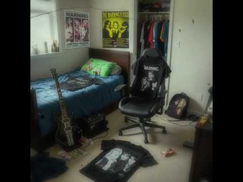 Young Fan’s Room - The Warning