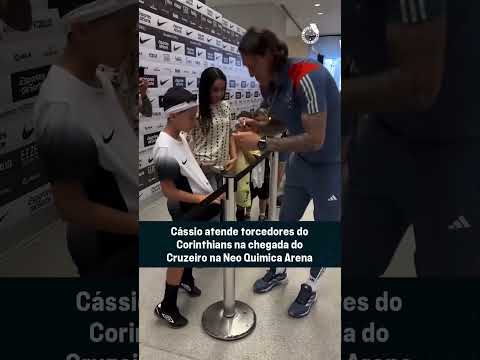 SEMPRE ÍDOLO! ? Cássio foi recebido com muito carinho por torcedores mirins do Corinthians #shorts