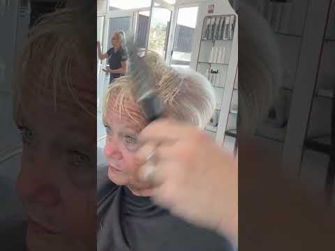Blow dry short hair #blowdry #blowout #blowup #dhorts #video #short #hairstyle #haircut #hair #diy