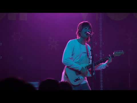 Tessa Violet Rise of the Phoenix Tour 2022: Will Joseph Cook - Kisses