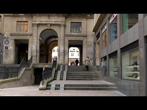Policía busca a un joven por homicidio de dos varones homosexuales en Bilbao