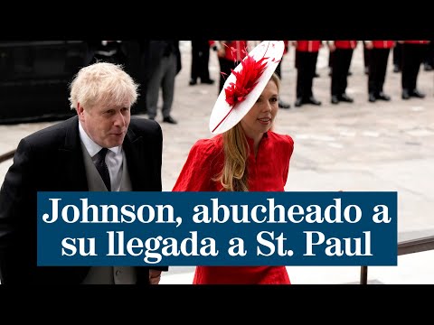 Boris Johnson, abucheado a su llegada a la misa por la Reina Isabel II por el Jubileo