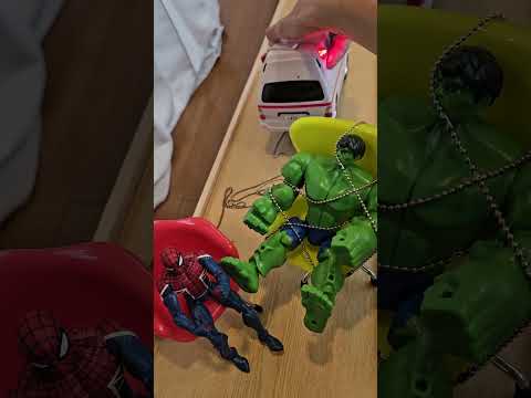 Ambulance pull the chair Spiderman and Hulk #spiderman