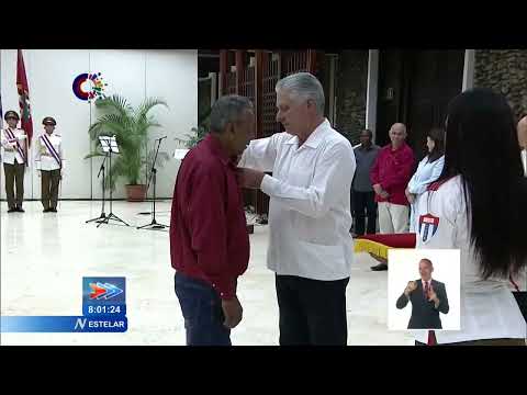 Asiste presidente de Cuba a acto de condecoraciones de la ANAP
