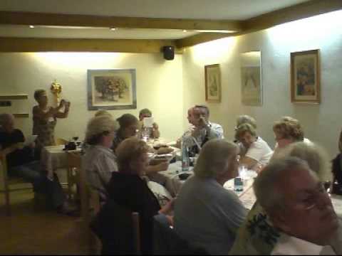 Fünf Feier@bend Regionalgruppen versuchen einen Kanon zu singen