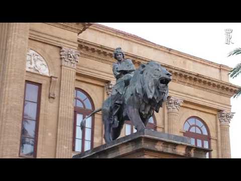 Mattarella accolto da un'ovazione al Teatro Massimo di Palermo per film sul missionario Biagio Conte