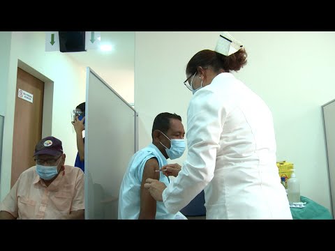 Pacientes crónicos se inmunizan por segunda vez en Managua