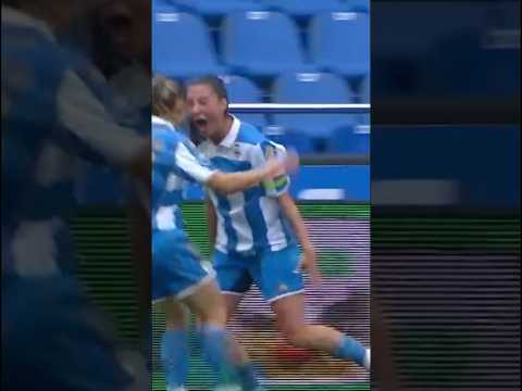 🔨 El remate preciso de Luc&iacute;a Mart&iacute;nez