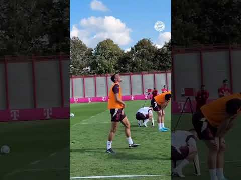 Thomas Müller sabe que genera el mejor contenido  #Shorts | ESPN Deportes (vía @fcbayern)