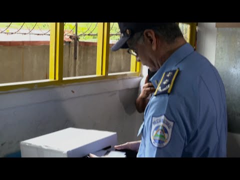 Comisionado general Francisco Díaz ejerce su derecho de votación
