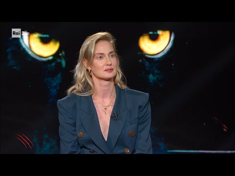 Eva Riccobono: "Sono una giraffa, bionda, alta e collo lungo" - Belve 17/10/2023