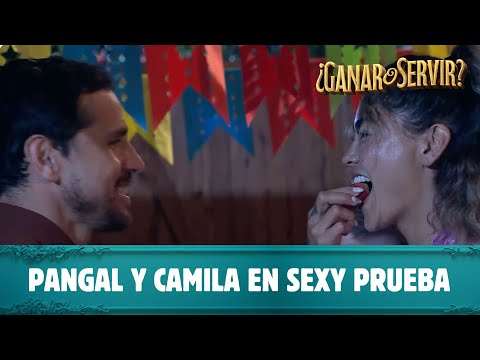Pangal y Camila comen frutillas de manera sensual | ¿Ganar o Servir? | Canal 13