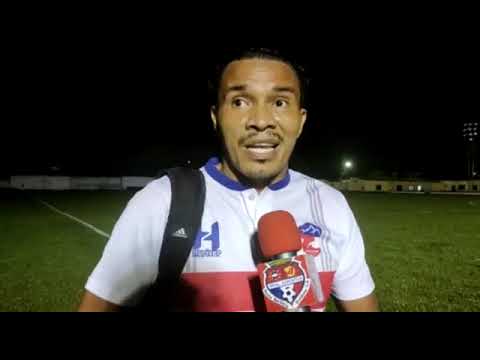 Rambo de León explota e insulta a los árbitros del fútbol hondureño