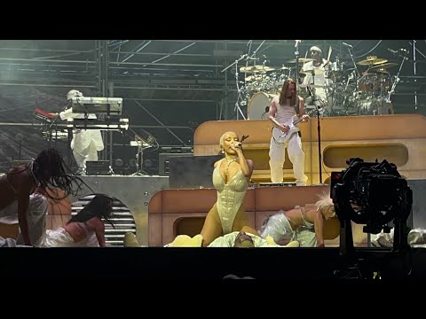 Gun - Doja Cat Coachella 2024 (Barricade)