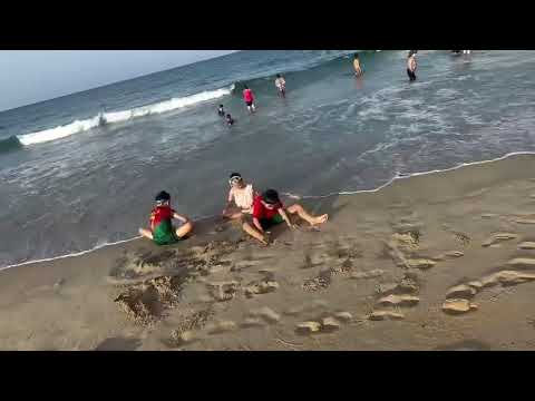 Tắm biển ở quê mình🥳