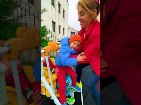 🤣 Supărat în PARC 😵‍💫 Dad vs Mom at the amusement park 😎 #shorts by #melimi