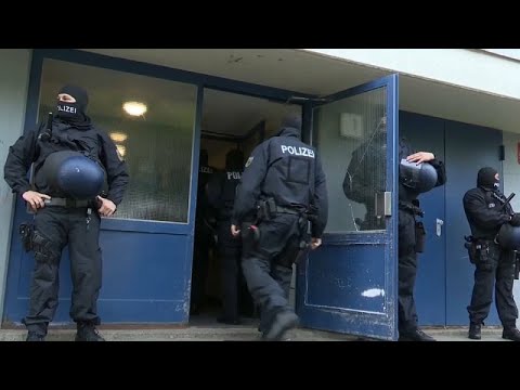 شاهد: ضبط عصابة لتهريب لاجئين سوريين بعد حملة مداهمات واسعة في ألمانيا