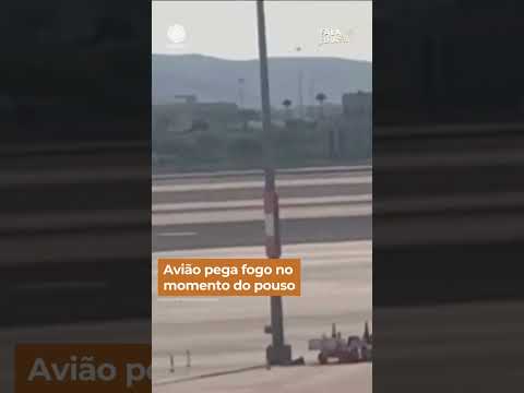 Avião pega fogo no momento do pouso #shorts