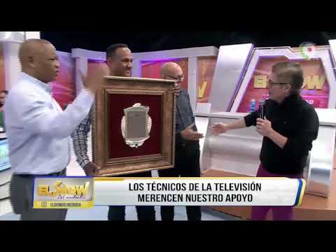 Sindicato de técnicos de  la televisión reconoce trayectoria de Iván Ruiz