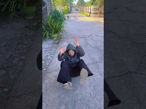 Thanh niên chêu đùa bà cụ😭😭😭#shorts #shortvideo