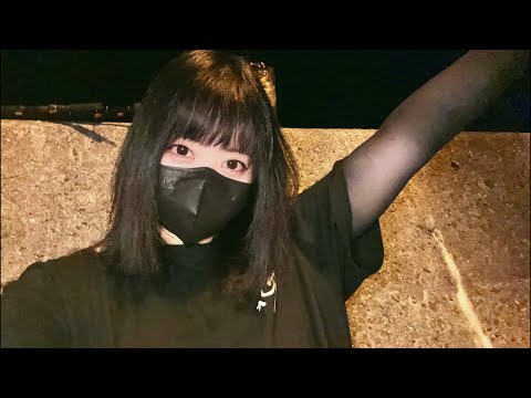 【釣りLIVE配信】フナムシを捕まえて釣りをする女。