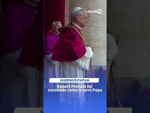 O cardeal norte-americano Robert Francis Prevost foi apresentado como o 267º Papa da Igreja Católica