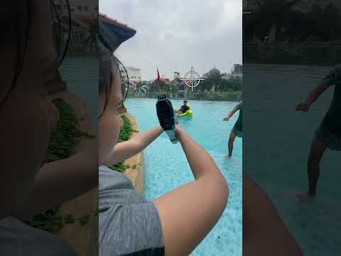 LNF - Bắn súng nerf ở hồ bơi || Epic Nerf Battle at the Pool 🔫💦 #shorts