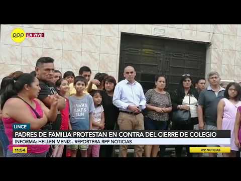 Padres de familia protestan contra cierre de colegio Micaela Bastidas