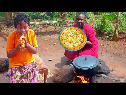 PREPARING A DELICIOUS PIZZA WITHOUT AN OVEN IN MY AFRICAN VILLAGE #cooking #pizza 