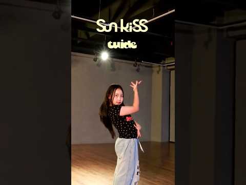 그럼 로니가 못참쥐😁#TUIDE #SUNKISS #튜이드 #썬키스 #TUNEnPLAY #<strong>Hybe</strong> #ABD #afrodance #kpop #shorts