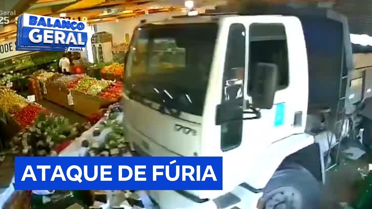 Motorista usa caminhão para destruir hortifruti após discutir com dono do estabelecimento