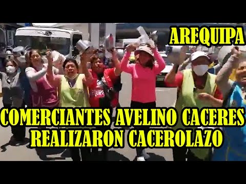 COMERCIANTES DE AREQUIPA MARCHARON CON SUS CACEROLAZO EN RECHAZO DE LAS MAS4CRES DE JULIACA..