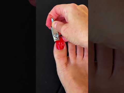 Effortless Foot Glam: Pedicure Magic! ✨👣