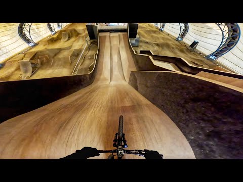 TRYING ALL THE LINES AT WHEELPARK SARNEN (INDOOR DIRT JUMP SPOT)