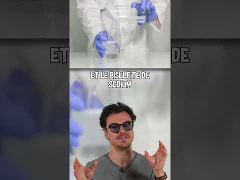 Ce liquide devient NOIR en quelques secondes 😱