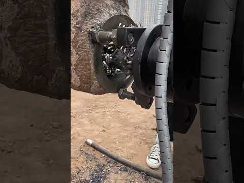 Watch Technicians Perform <strong>On</strong>‑Site <strong>Line</strong> Boring <strong>On</strong> An Excavator Hinge Hole