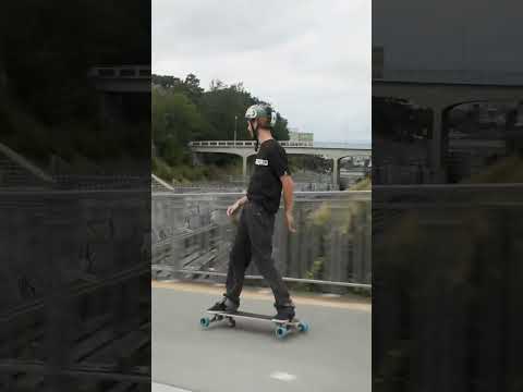 ride sur le trottoir lausannois, en freeboard ! #skateboard #freebord #snowboarder