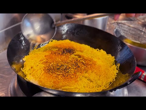 あんかけ焼きそば Gravity vs. Gravy