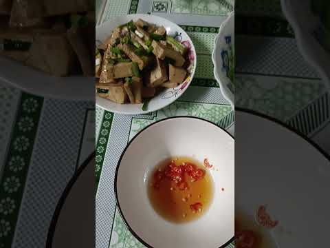 chả lụa kho nước tương mướp xào , đơn giản mà ngon