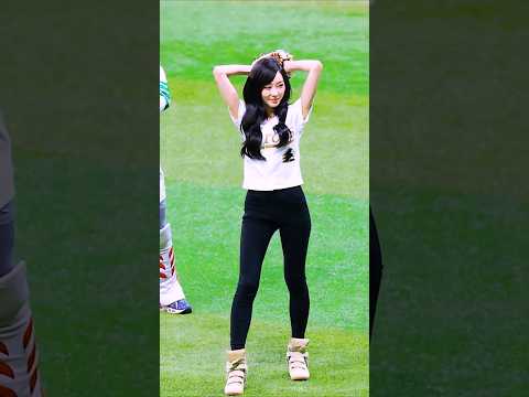 고척돔 에스파 지젤 <strong>생애</strong> 첫 시구 #shorts #지젤 #에스파 #aespa #시구 #직캠