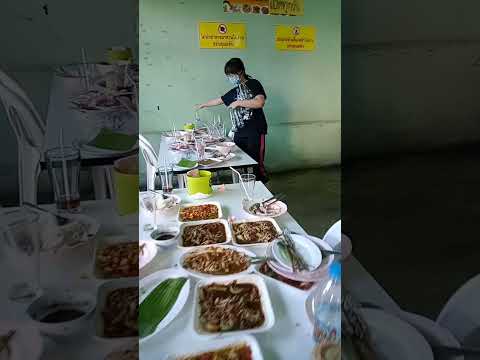 อาหารอีสานแซ่บเกินร้อยลพบุรี อาหารอีสานแซ่บเกินร้อยลพบุรี