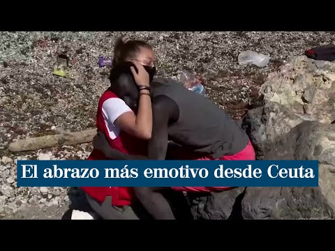 Emotiva imagen desde el drama de Ceuta