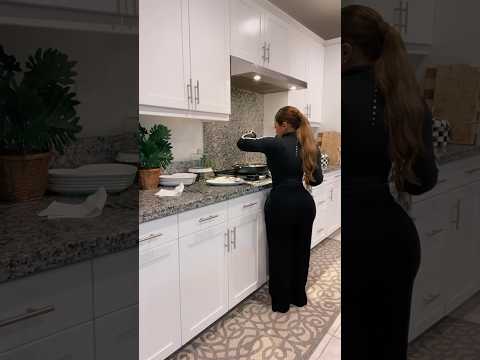 Cook with me #cooking#dinnertime#dinnerrecipes#food#momlife#ootd#homedecor#dinnerideas