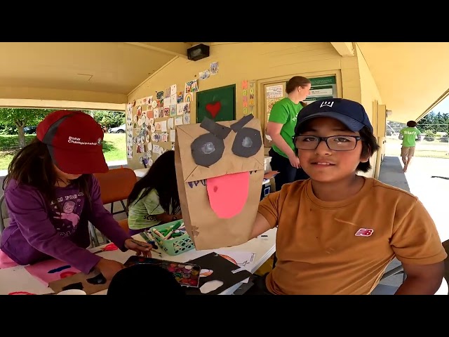 2025 Free Summer Meals

June 23 -August 29, 2025 (no program on July 4)
Monday-Friday

Free Activities: 10 am-12:30 pm
Lunch Served: 12:30-1:30 pm

When school’s out, parks are in! The Summer Meal Program provides free lunch to all youth age 18 and younger, Monday-Friday. In addition, games, crafts and other activities are led by staff. Lunch is served from 12:30 to 1:30 pm.

Free lunch is available to all youth 18 years of age and younger at the locations listed below.
Meals must be eaten on site.

*Games and activities are dependent on staffing and may not occur at all locations

Locations:

Edna Travis Park, 2301 South J St
Franklin Park, 1201 S. Puget Sound Ave
Lincoln Park, 801 S. 37th St
Manitou Park, 4408 American Lake Blvd
Northeast Tacoma Playground, 5520 29th St. NE
Roosevelt Park, 3601 E Roosevelt Ave
SERA Campus Playground/Sprayground, 6002 S. Adams St
Stewart Heights Park, 5715 Reginald Gutierrez Ln
Titlow Park, 8425 6th Ave
Verlo Playfield, 4321 McKinley Ave
Wapato Park, 6500 S. Sheridan Ave
Wright Park, 501 South I St.