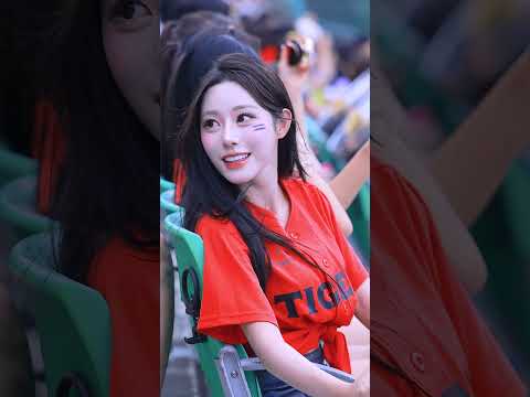 kia타이거즈 김민서치어리더 미모 폼 미침 직캠 #shorts #<strong>김민서</strong> #치어리더 #응원  #직캠 #영상 #kia타이거즈 #아웃송